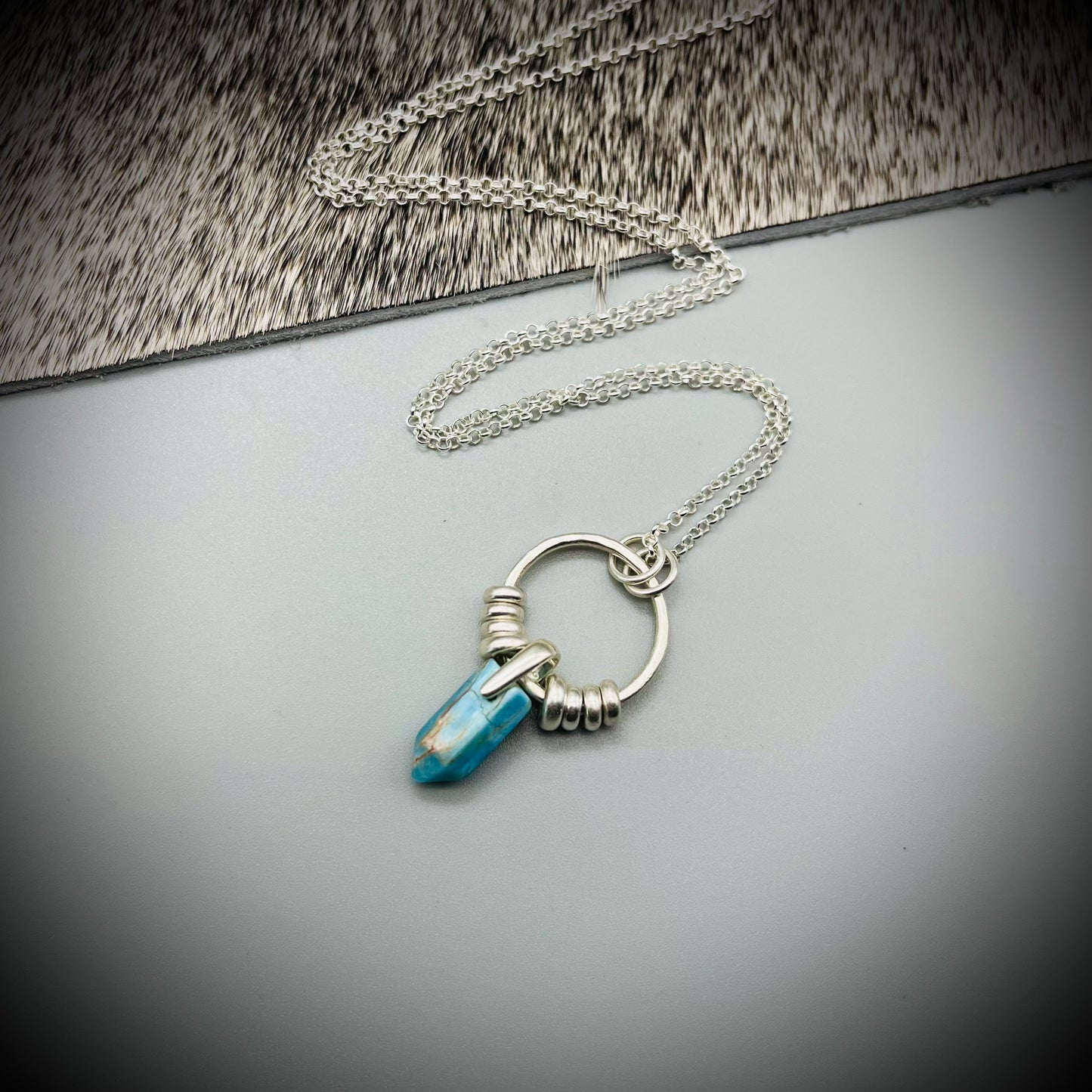 Apatite Crystal Point Necklace, Apatite Silver Hoop Pendant, Hammered Hoop Pendant with Apatite, Apatite and Silver Necklace