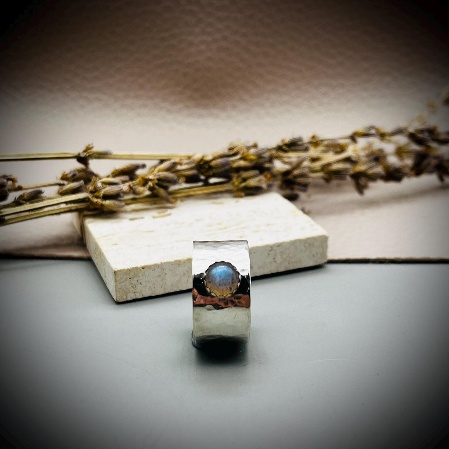 Sterling Silver Wide Ring Bang, Labradorite Crystal Ring, Hammered Silver Ring Band, Textured Silver Ring, Wide Silver Ring with Labradorite
