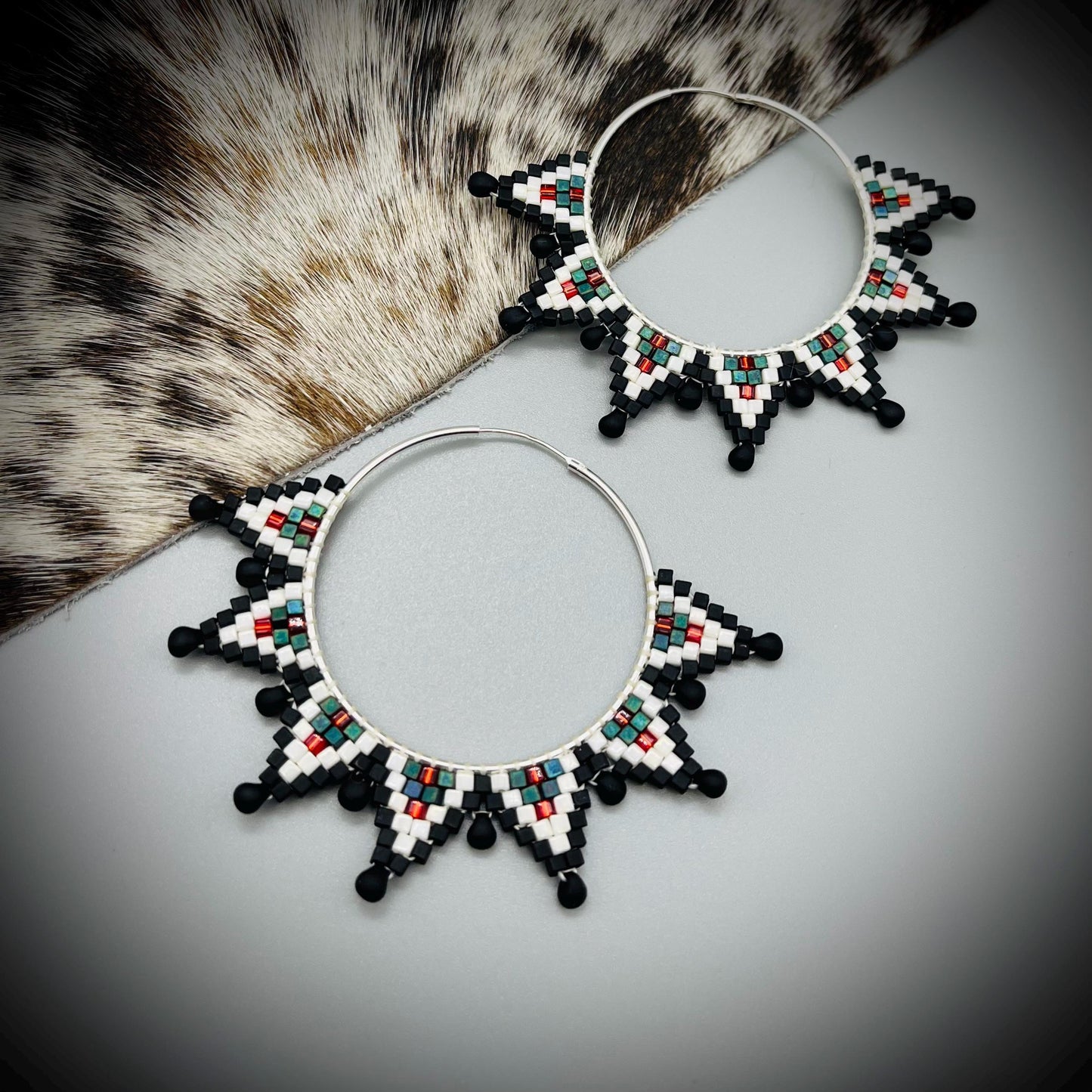 Native American Style Earrings, Boho Beaded Hoop Earrings, Native Hoop Earrings, Beaded Folk Earrings, Tribal Hoop Earrings