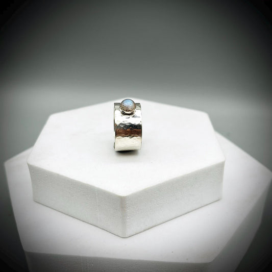 Sterling Silver Wide Ring Bang, Labradorite Crystal Ring, Hammered Silver Ring Band, Textured Silver Ring, Wide Silver Ring with Labradorite