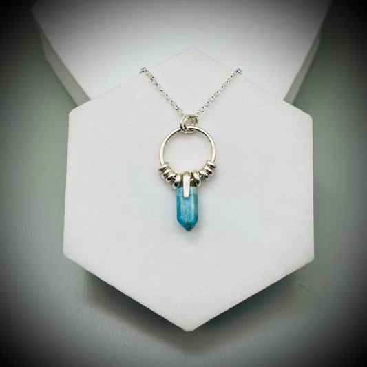 Apatite Crystal Point Necklace, Apatite Silver Hoop Pendant, Hammered Hoop Pendant with Apatite, Apatite and Silver Necklace