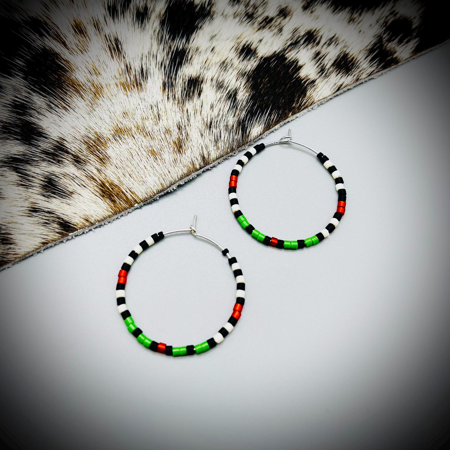Native American Style Earrings, Boho Beaded Hoop Earrings, Native Hoop Earrings, Beaded Folk Earrings, Tribal Hoop Earrings, Aztec Earrings