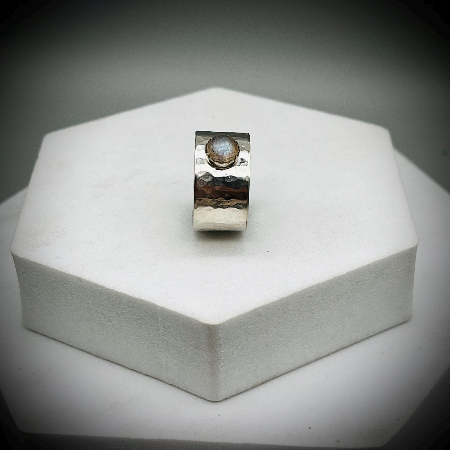 Sterling Silver Wide Ring Bang, Labradorite Crystal Ring, Hammered Silver Ring Band, Textured Silver Ring, Wide Silver Ring with Labradorite