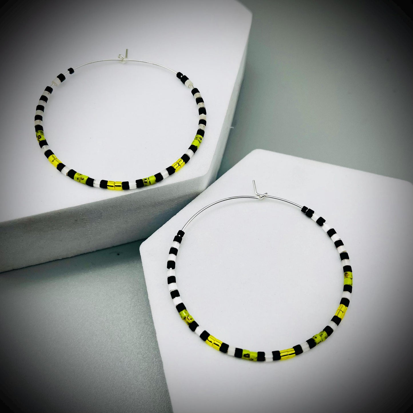 Native American Style Earrings, Boho Beaded Hoop Earrings, Native Hoop Earrings, Beaded Folk Earrings, Tribal Hoop Earrings, Aztec Earrings